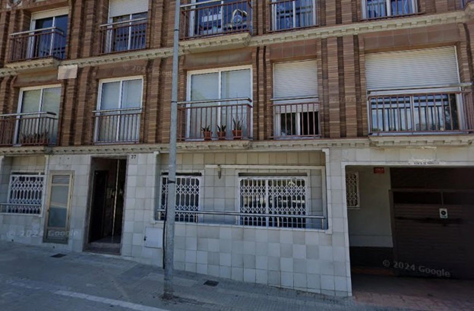 18430345-1.jpg
