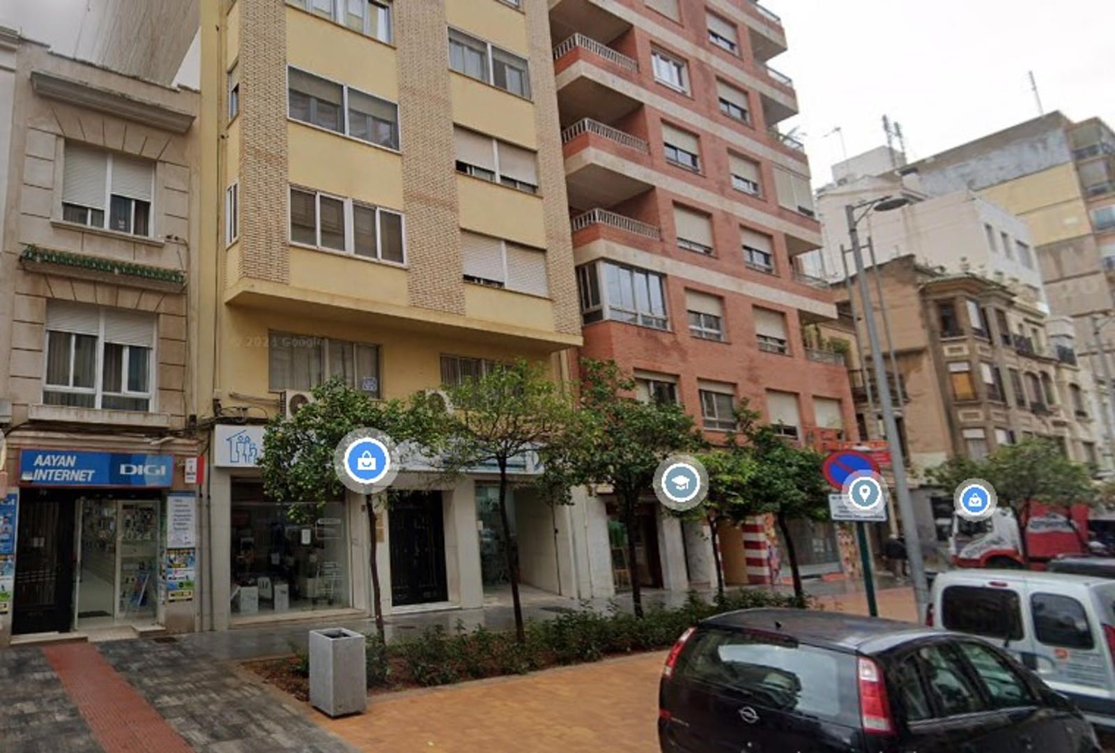 18430925-1.jpg