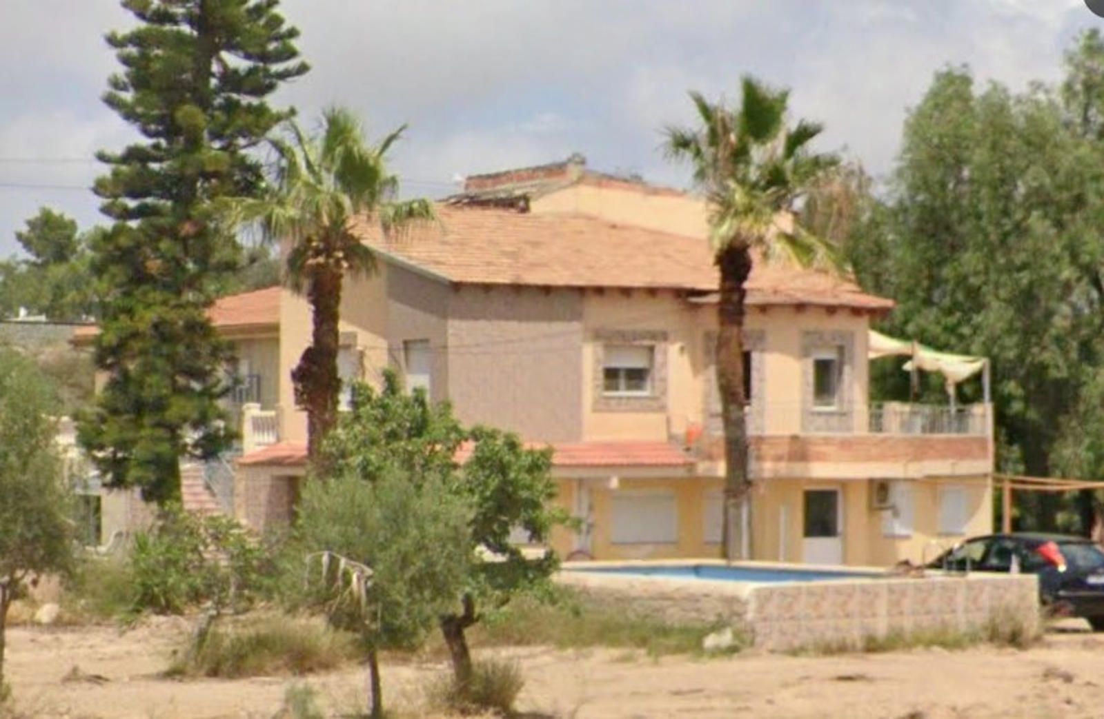 18755635-1.jpg