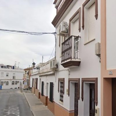 21148794-2.jpg