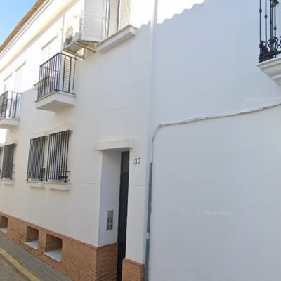 21440153-2.jpg