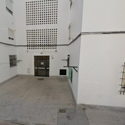 21448779-2.jpg