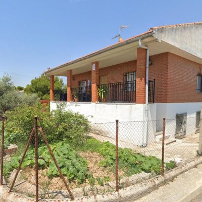 21835944-2.jpg